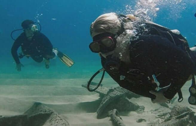 Scuba Diving in Ambergris Caye
